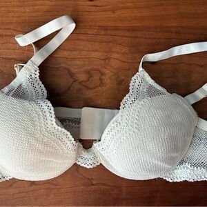 Pepper Elegant Lace Trim Off White Bra 40B